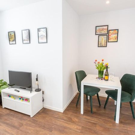 Chester Stays - Lovely Apartment In The Heart Of Chester With Free Parking Eksteriør billede